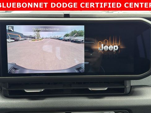 Used 2024 Jeep Gladiator Sport AWD/4WD image 22