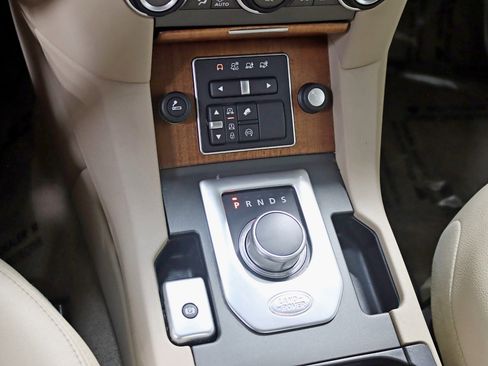 Used 2016 Land Rover LR4 HSE image 24