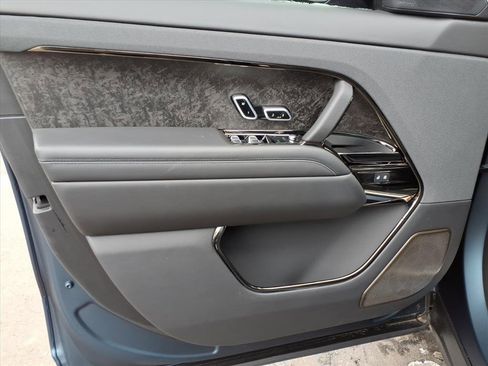 Used 2025 Land Rover Range Rover Sport SV Edition Two image 13