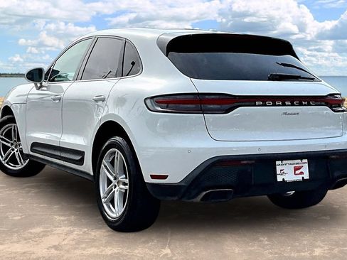 Used 2022 Porsche Macan AWD/4WD image 6