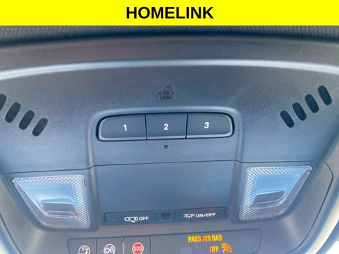 Used 2023 Chevrolet Traverse LT FWD image 19