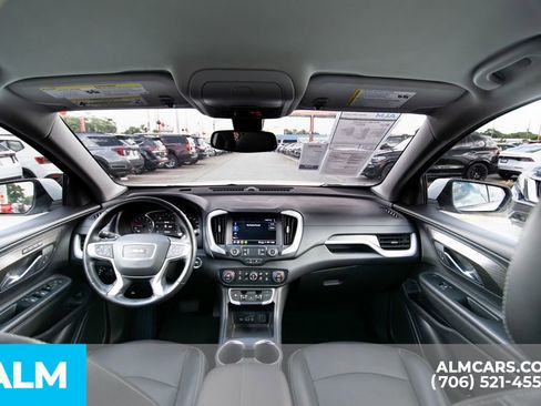 Used 2023 GMC Terrain SLT image 11