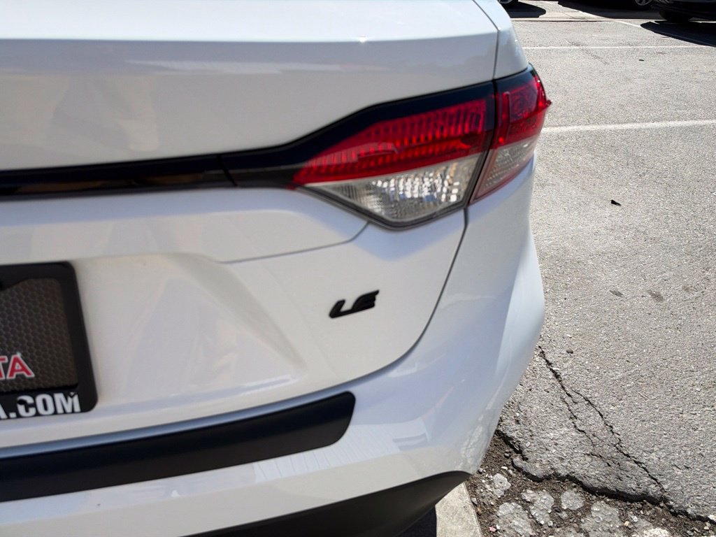 Certified 2025 Toyota Corolla LE FWD image 9