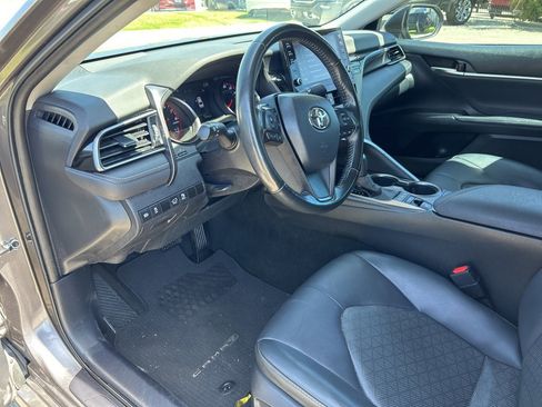 Used 2023 Toyota Camry XSE image 9