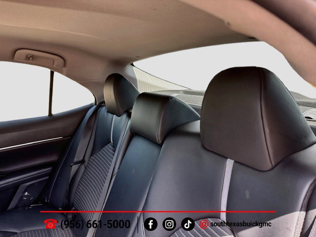 Used 2020 Toyota Camry SE FWD image 22