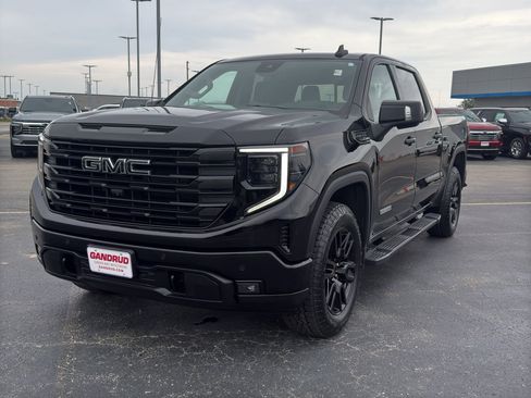 Used 2024 GMC Sierra 1500 Elevation w/ Elevation Premium Package AWD/4WD image 2