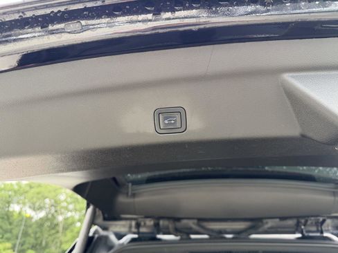 Used 2022 GMC Yukon AT4 AWD/4WD image 25