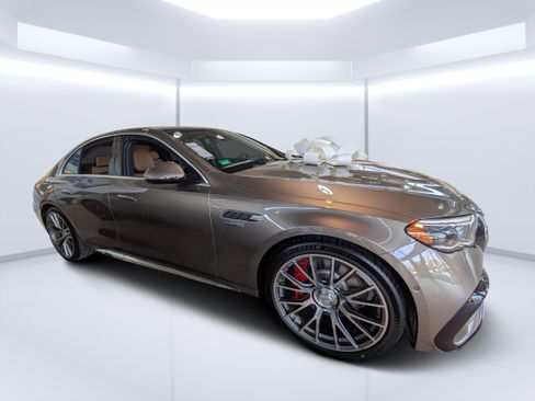 New 2026 Mercedes-Benz E 53 AMG e 4MATIC Sedan image 5