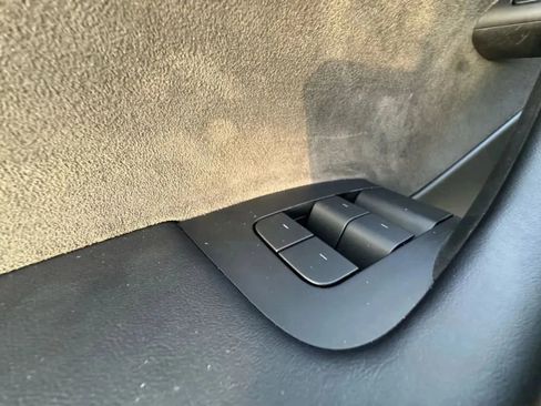 Used 2023 Tesla Model 3 Standard Range image 23