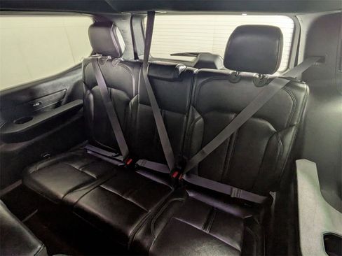 Certified 2024 Jeep Wagoneer Series II w/ Flexible Seating Group image 29