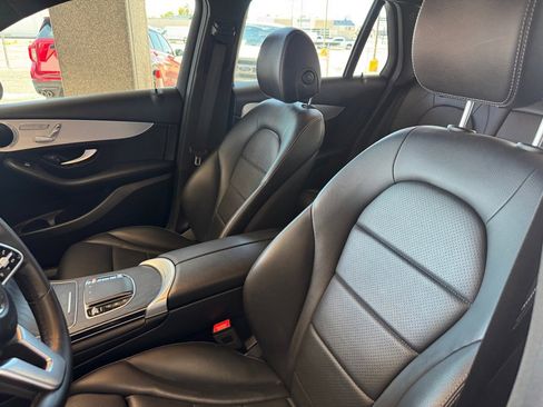 Used 2022 Mercedes-Benz GLC 300 4MATIC w/ Premium Package Lite image 7
