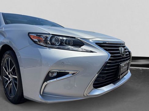 Used 2017 Lexus ES 350 w/ Luxury Package FWD image 55