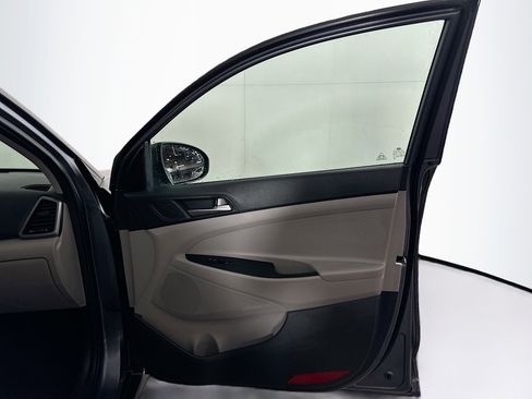 Used 2018 Hyundai Tucson SE image 29