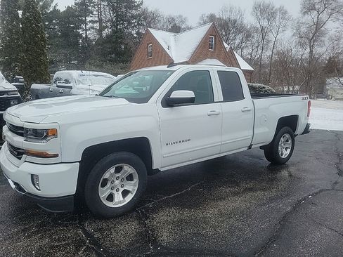 Used 2019 Chevrolet Silverado 1500 LT w/ All Star Edition image 3