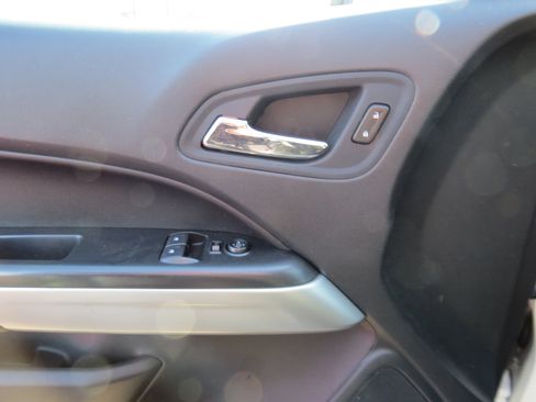 Used 2022 Chevrolet Colorado LT w/ Fleet Safety Package RWD image 11