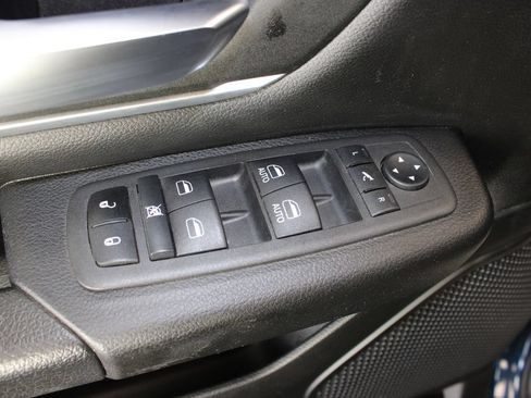 Used 2022 RAM 1500 Big Horn AWD/4WD image 16