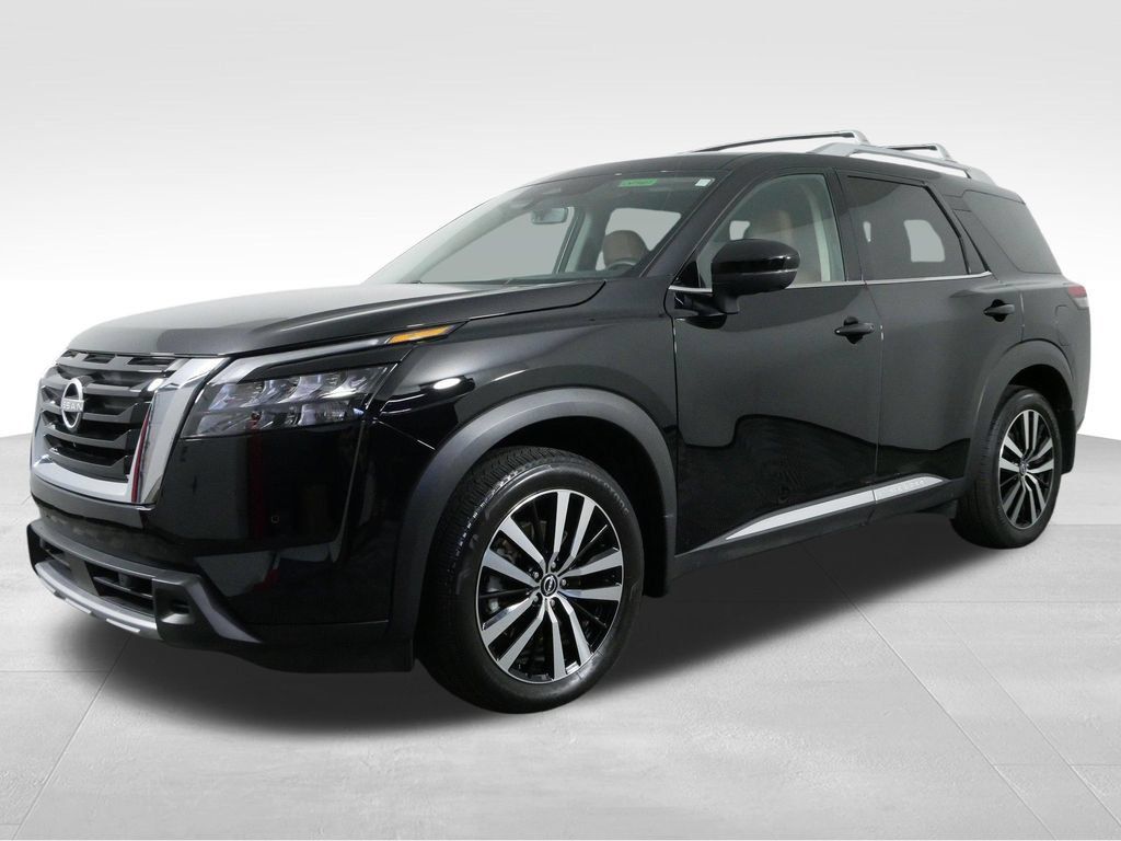 Used 2025 Nissan Pathfinder Platinum w/ Cargo Package AWD/4WD image 5