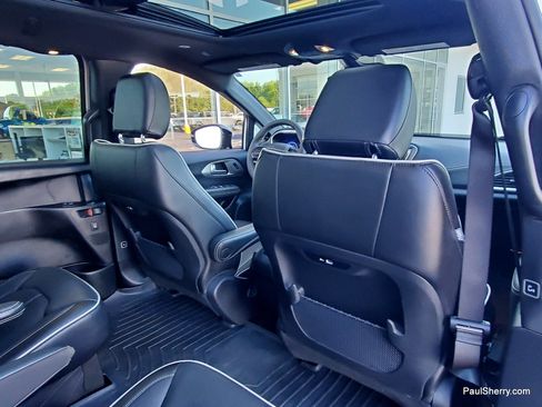 Used 2024 Chrysler Pacifica Limited w/ S Appearance Package AWD/4WD image 52