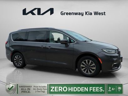 Used 2021 Chrysler Pacifica Touring-L