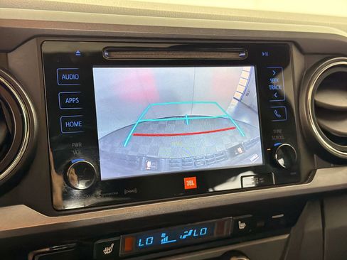 Used 2017 Toyota Tacoma TRD Off-Road image 26