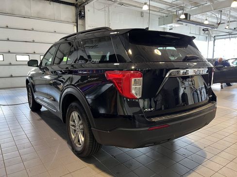 Used 2024 Ford Explorer XLT AWD/4WD image 5