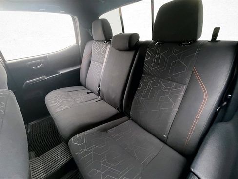 Used 2017 Toyota Tacoma TRD Off-Road image 20