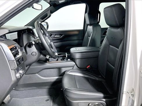 Used 2025 GMC Yukon XL Denali image 20