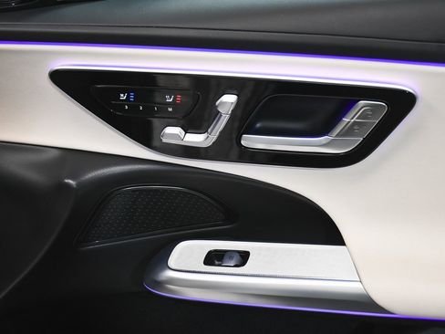 Used 2025 Mercedes-Benz E 450 4MATIC Sedan image 15