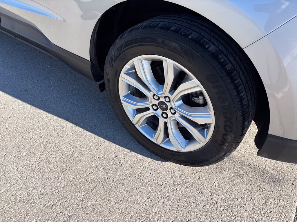 Certified 2024 Ford Edge Titanium AWD/4WD image 8