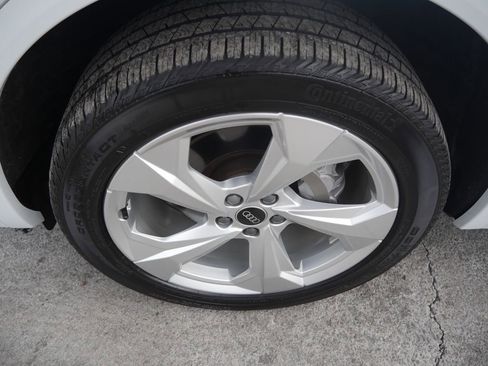 Certified 2022 Audi Q5 2.0T Premium Plus w/ Premium Plus Package image 12