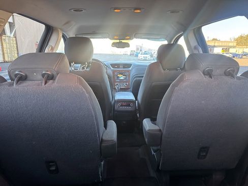 Used 2014 Chevrolet Traverse LT image 38