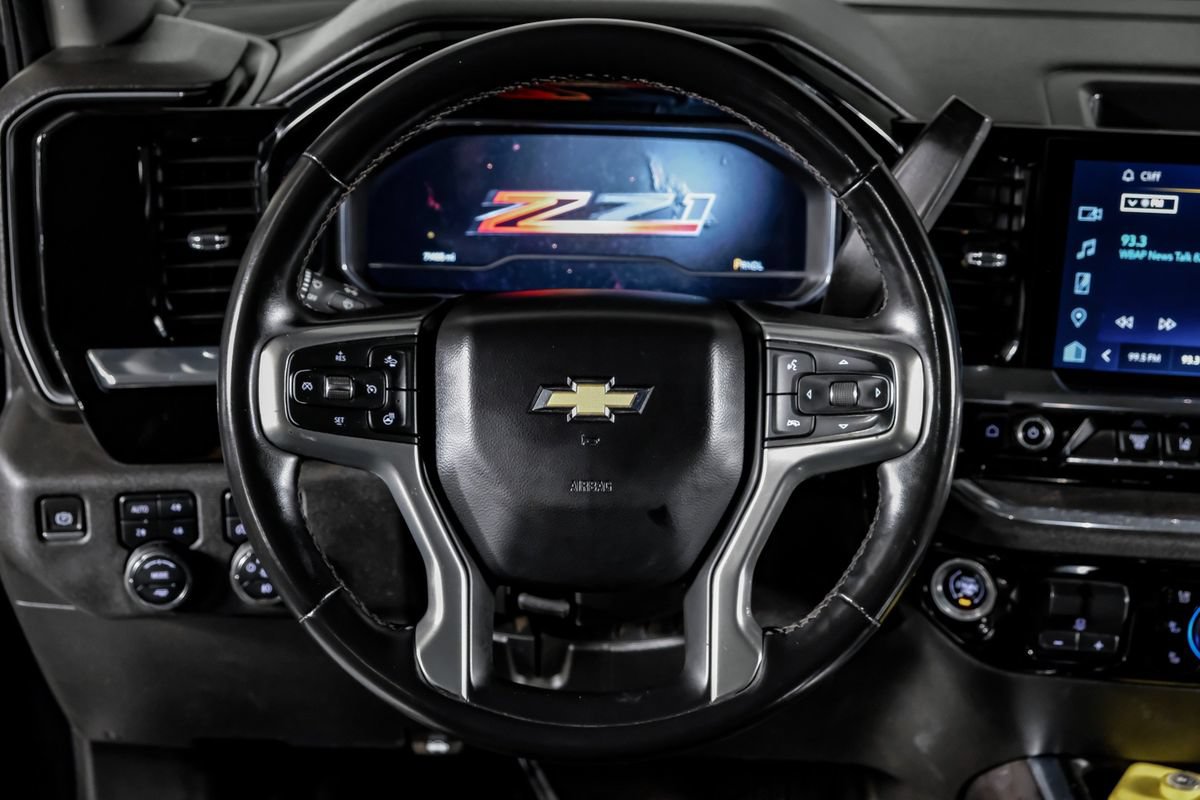 Used 2024 Chevrolet Silverado 2500 LTZ w/ LTZ Convenience Package AWD/4WD image 17