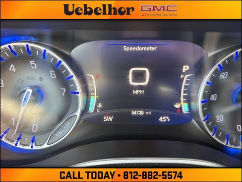 Used 2024 Chrysler Pacifica Touring-L image 30