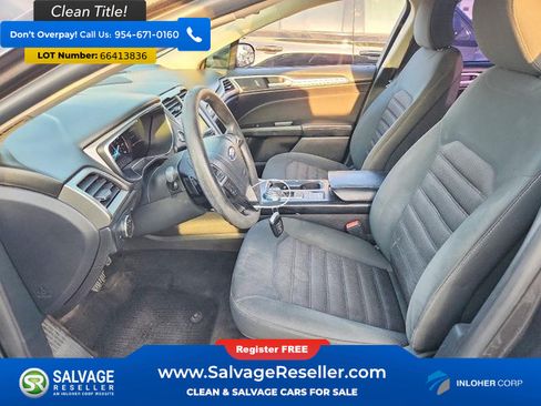 Used 2017 Ford Fusion SE w/ Fusion SE Technology Package FWD image 9