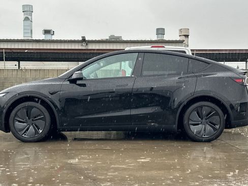 Used 2026 Tesla Model Y Long Range image 6