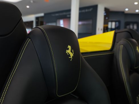 Used 2023 Ferrari F8 Tributo RWD image 15
