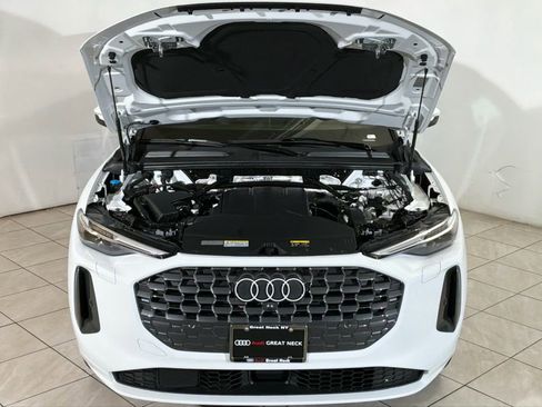 Certified 2025 Audi Q5 Premium Plus w/ Premium Plus image 18