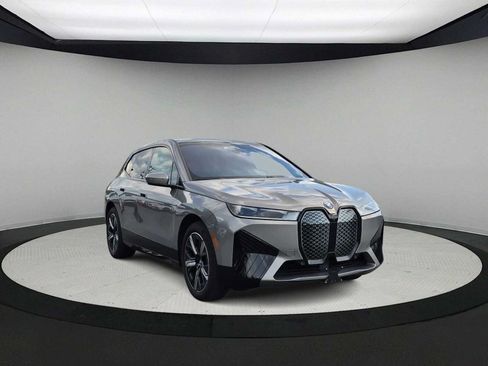 Used 2024 BMW iX xDrive50 w/ Sport Package AWD/4WD image 2