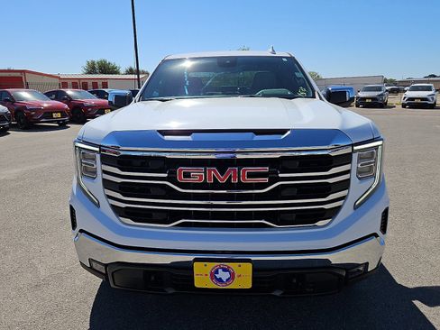 New 2026 GMC Sierra 1500 SLT image 8