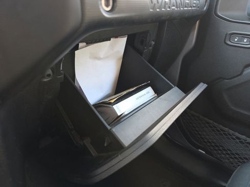 Used 2021 Jeep Wrangler Unlimited Sport image 27