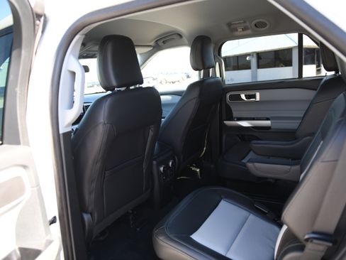 Used 2023 Ford Explorer XLT w/ Equipment Group 202A image 14