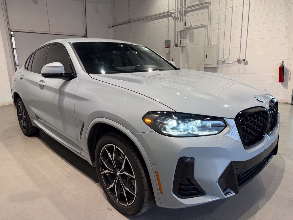 Used 2024 BMW X4 xDrive30i w/ Premium Package AWD/4WD image 3