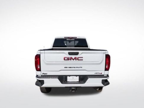 Used 2021 GMC Sierra 2500 AT4 w/ AT4 Premium Plus Package image 4