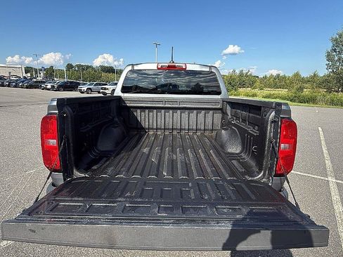 Used 2021 Chevrolet Colorado W/T w/ WT Convenience Package AWD/4WD image 22