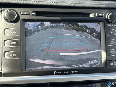 Used 2019 Toyota Highlander XLE FWD image 27