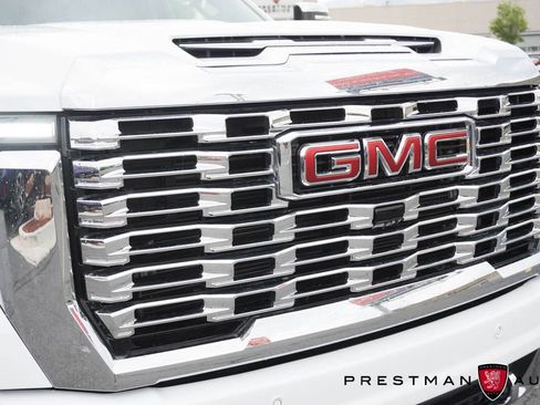 Used 2024 GMC Sierra 3500 Denali w/ Denali Reserve Package AWD/4WD image 18