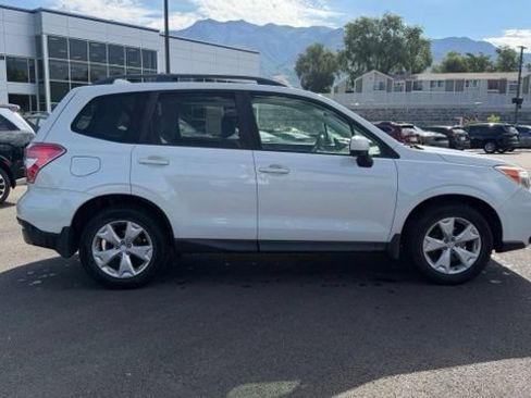 Used 2016 Subaru Forester 2.5i Premium AWD/4WD image 2