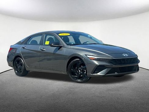 Used 2026 Hyundai Elantra Sport FWD image 2