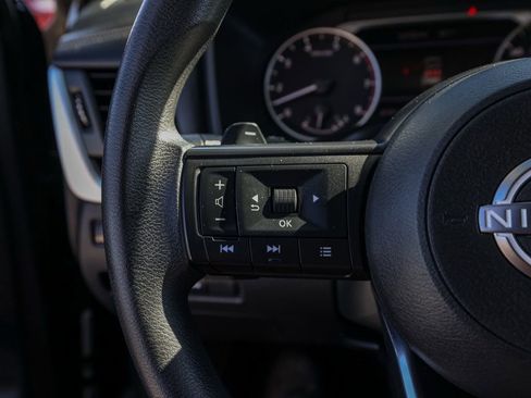 Used 2024 Nissan Rogue SV image 26