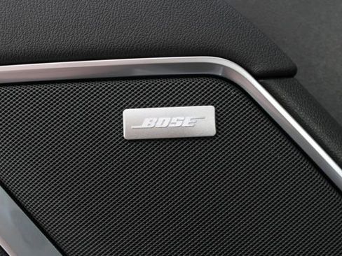 New 2026 GMC Sierra 1500 SLT image 17